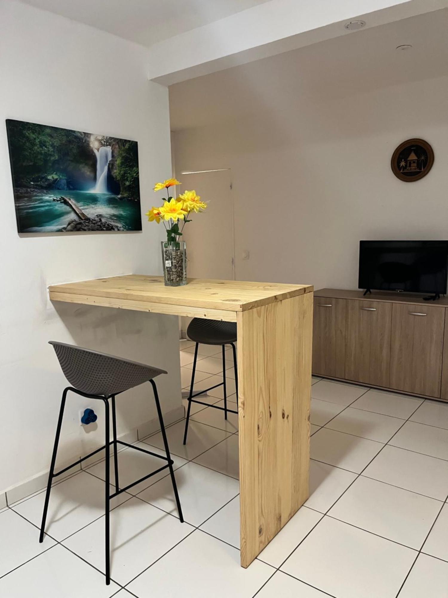 Apartament Chez Marc Les Abymes Zewnętrze zdjęcie